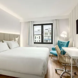 Nh Grand Place Arenberg מלון